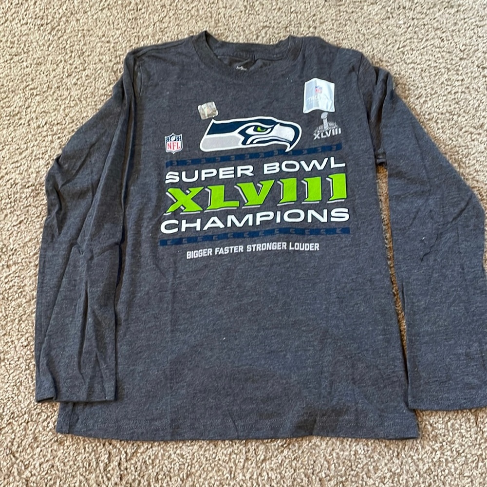 Size medium Seahawks long sleeve